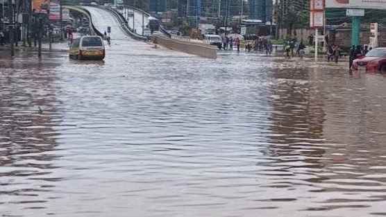 main highway's were over flooded by the flash floods that has wreck havoc in kenya